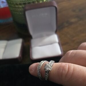 Elegant White Gold Diamond Ring Set